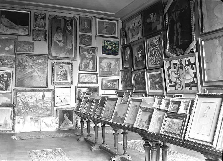 Image Salle des Martyrs au Jeu de Paume vers 1942. (c) Archives des musées Nationaux (030-438)