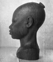 Image d'une sculpture de femme africaine par A. Callède